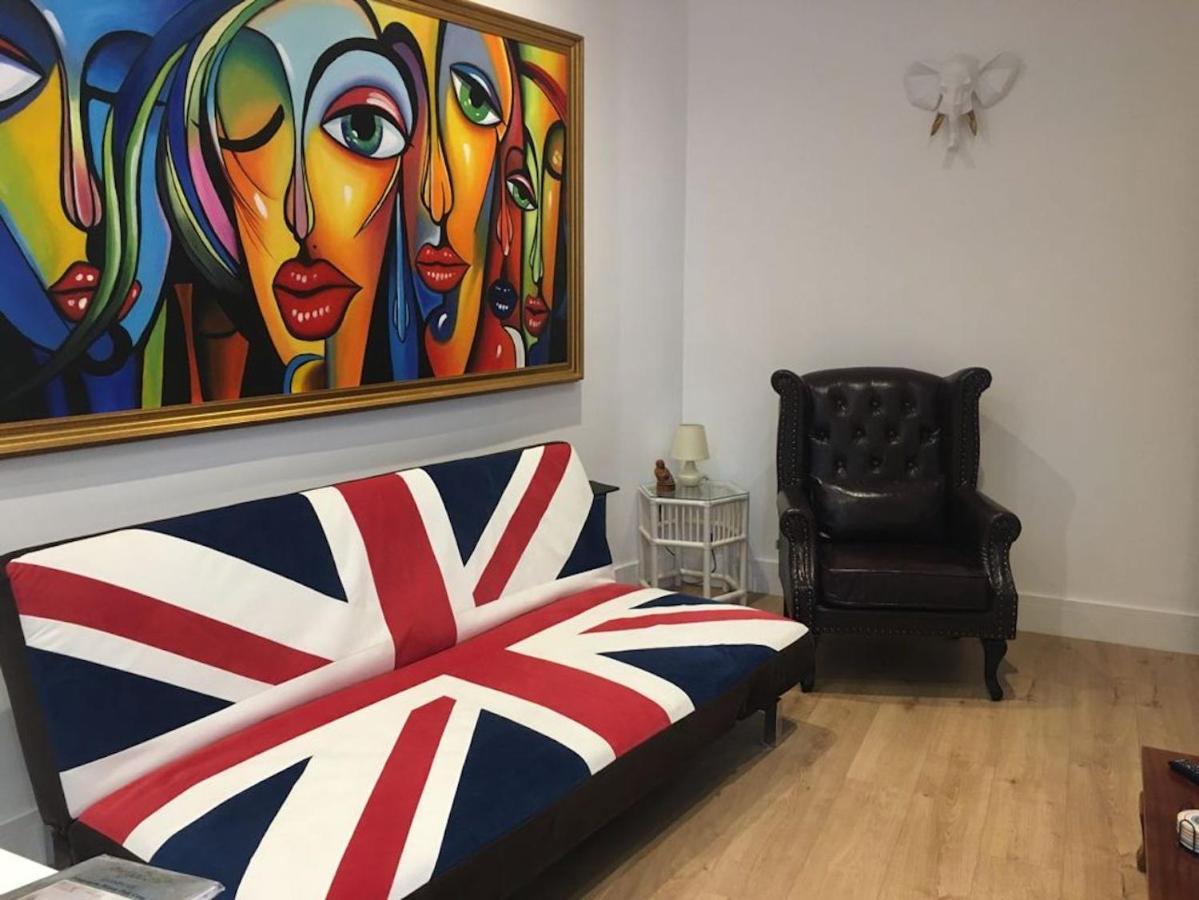 Bagshot Pennyhill Camberley Ascot Luxury 2 Beds 1 Bath Sleeps 4 Pets Ok Permit Parking Appartement Buitenkant foto